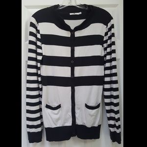 Uniquism black and white striped button sweater